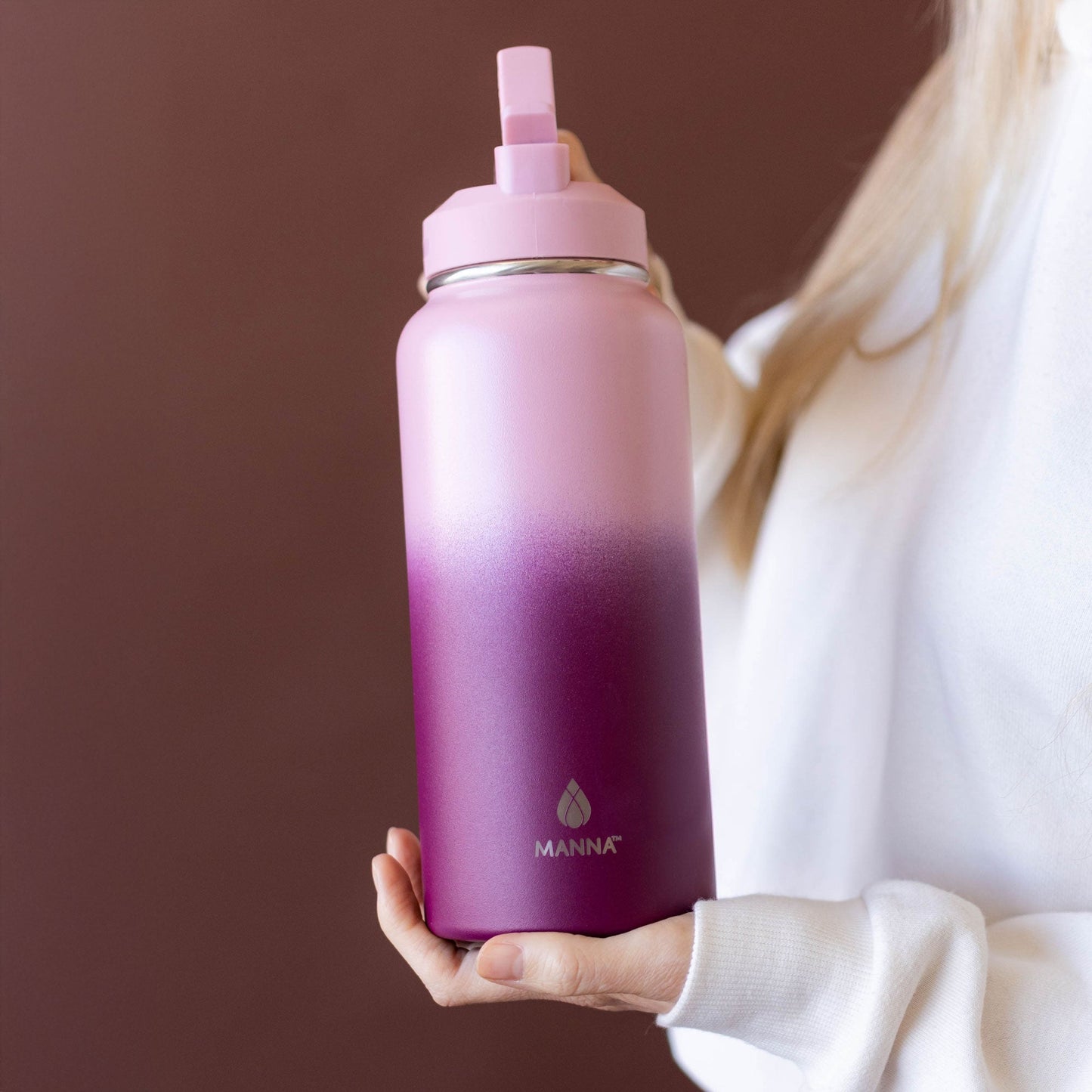 32-oz-powel-bottle-r4 32_Manna_Website_Lifestyles-2.jpg