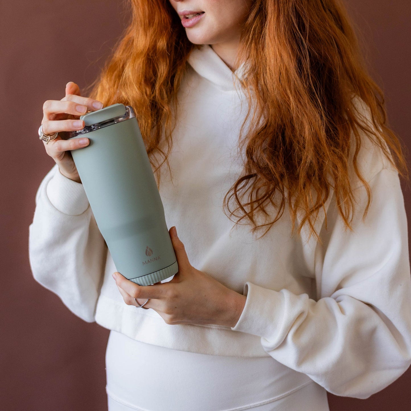 30-oz-groove-tumbler-x1 4Manna_Website_Lifestyles-17.jpg